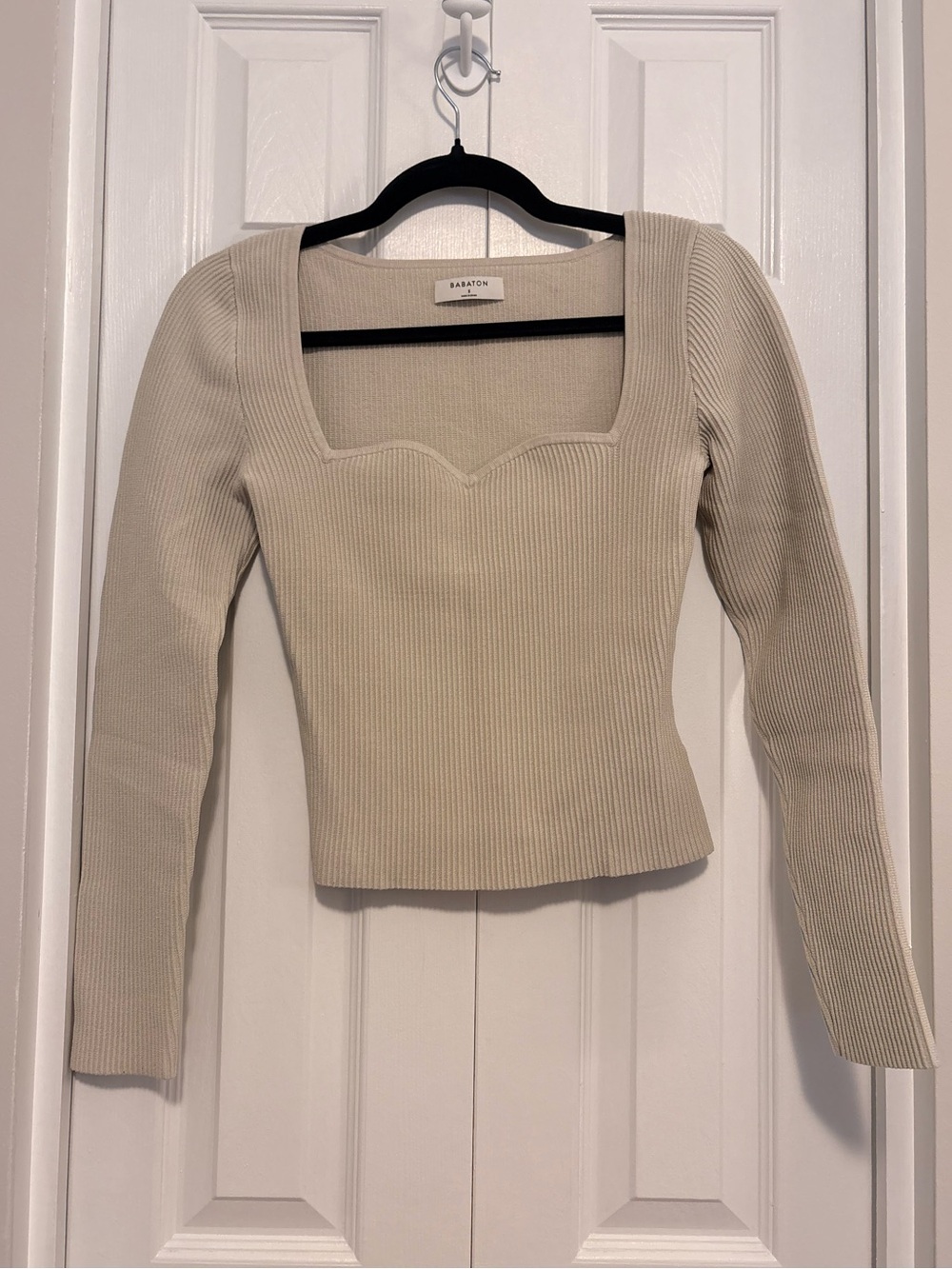 Babaton Sculpt long sleeve sweetheart top - size S